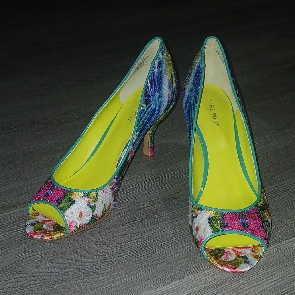 Nine West multicolor sequin Floral Peep-Toe Heels  Sz 9 EUC